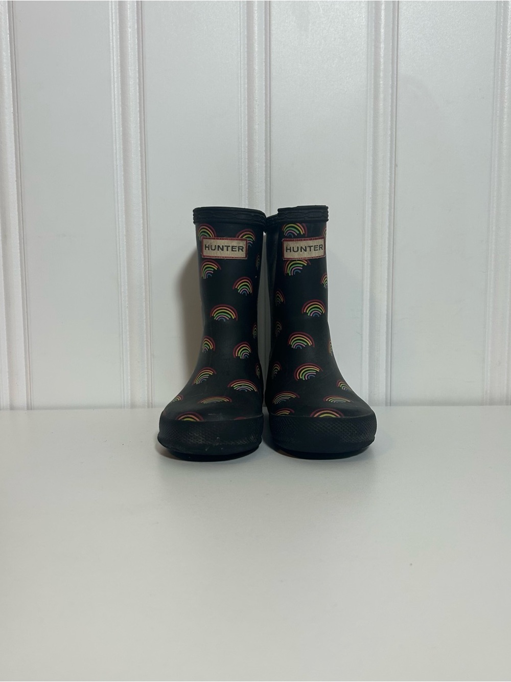Hunter black rubber rain boots with Rainbow Print toddler us 6